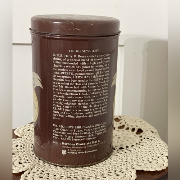 Vintage Reese’s Tin. Condition issues-preloved - Picture 6 of 10